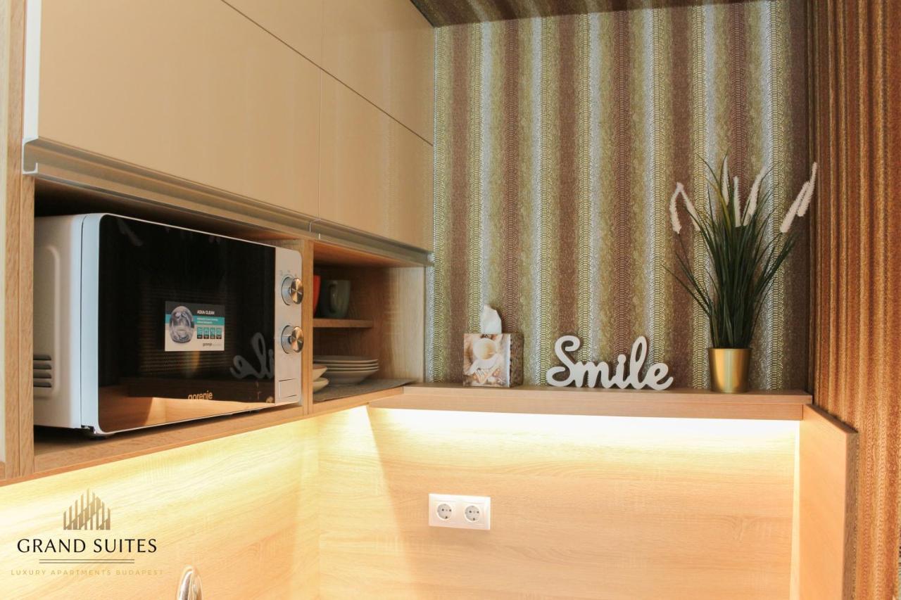 Grand Suites Corvin Будапеща Екстериор снимка