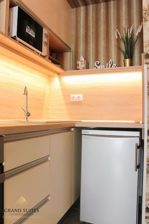 Grand Suites Corvin Будапеща Екстериор снимка